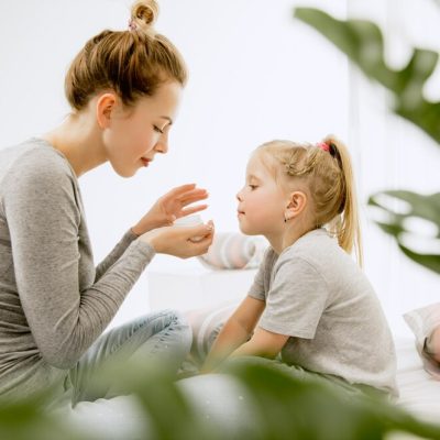 young-mother-her-little-daughter-home-sunny-morning_155003-22628